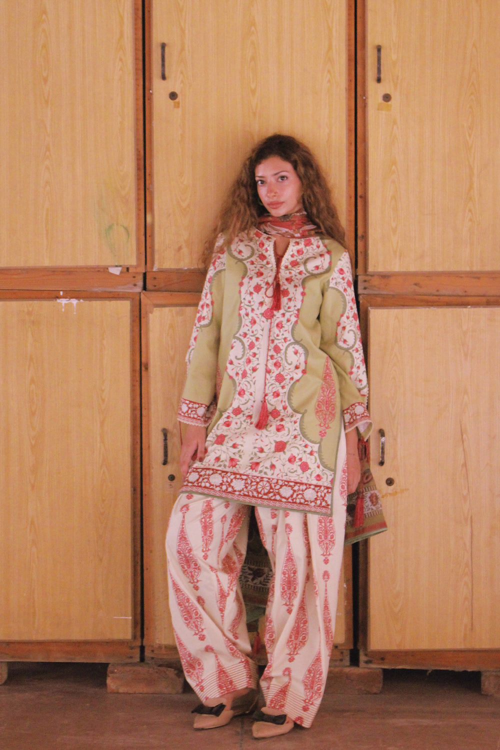 Women's Sage Green Floral Printed Kurta Set with Printed Trousers & Dupatta
