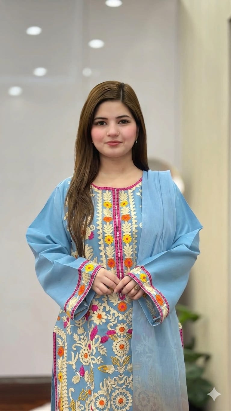 Women's Sky Blue Floral Embroidered Kurta Set with Chiffon Dupatta