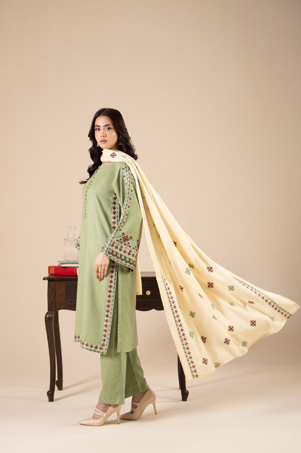 Women's Sage Green Embroidered Kurta Set with Ivory Printed Dupatta