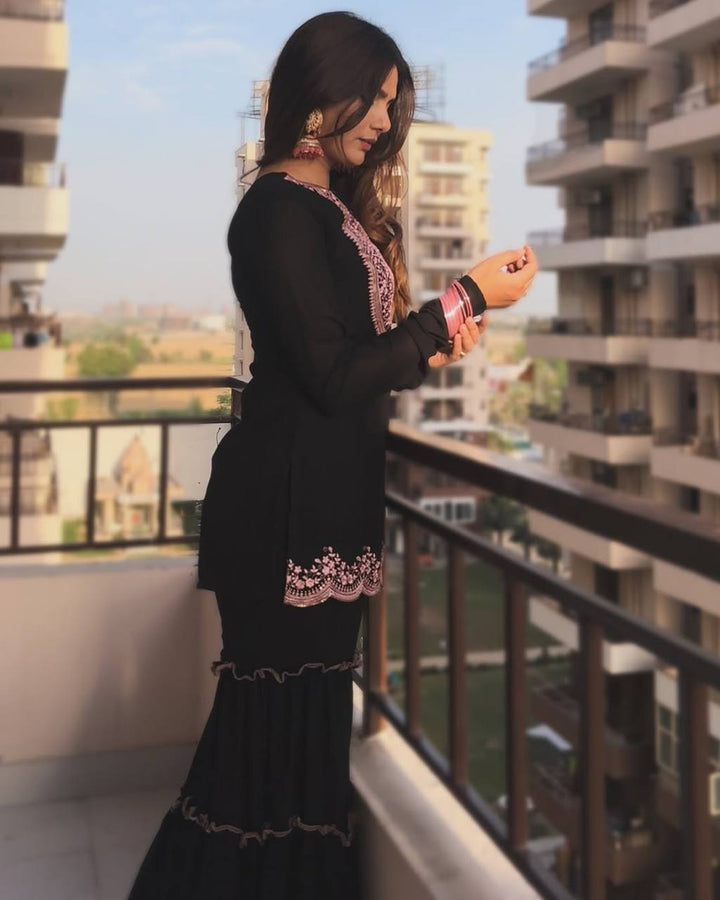 Black Embroidered Pakistani Suit Set with Dupatta