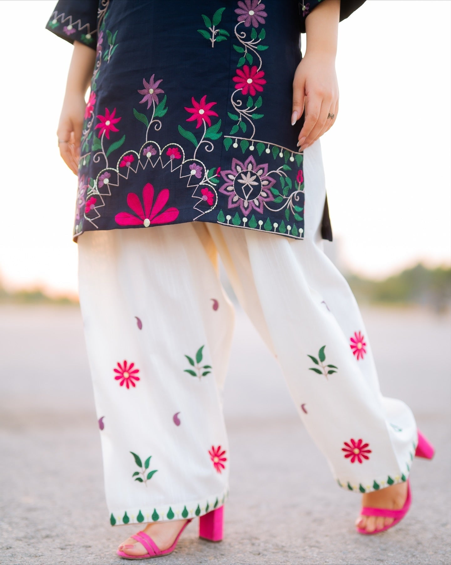 Women's Black Floral Printed Kurta Set with White Printed Trousers