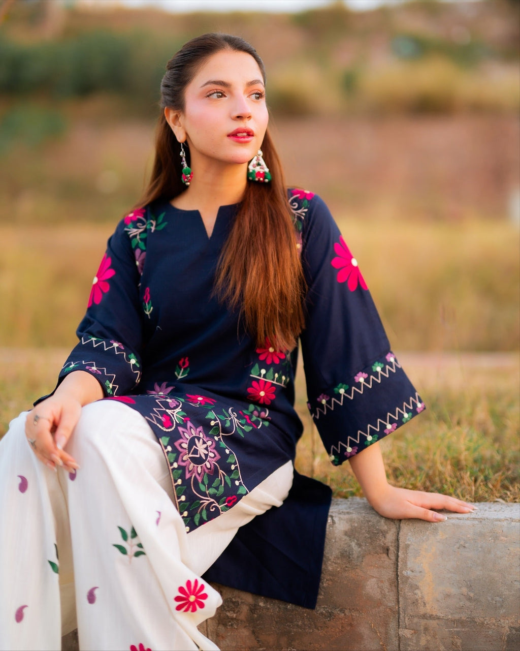 Women's Black Floral Printed Kurta Set with White Printed Trousers